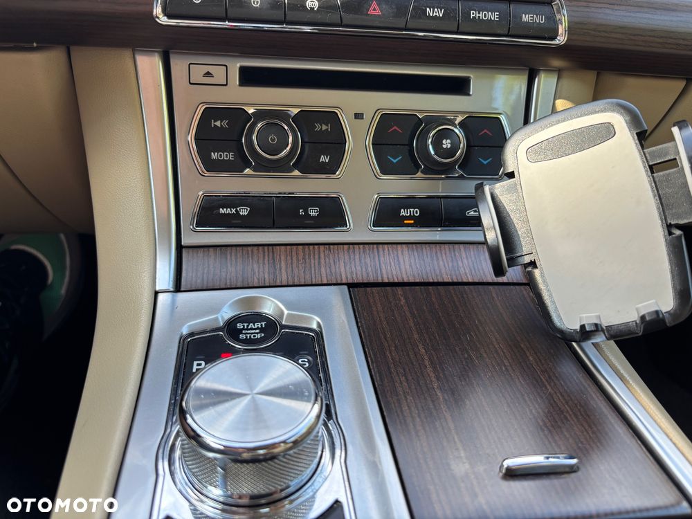 Jaguar XF 2.2 - 18