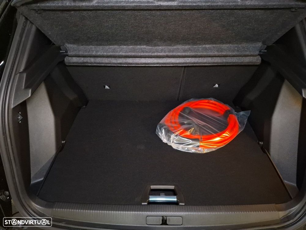 Peugeot e-2008 54 kWh Allure - 25