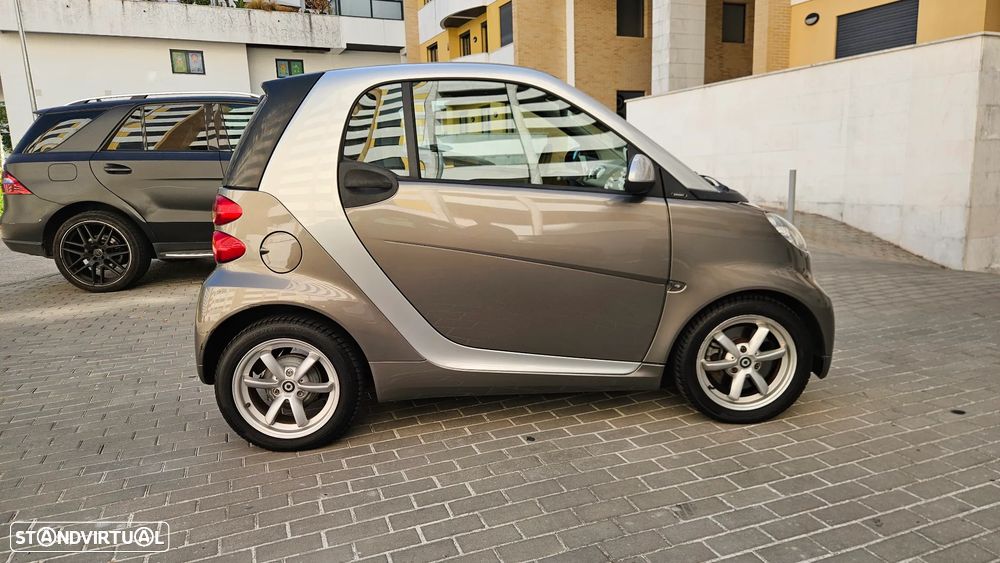 Smart ForTwo Coupé 1.0 mhd Passion 71 Softouch - 4