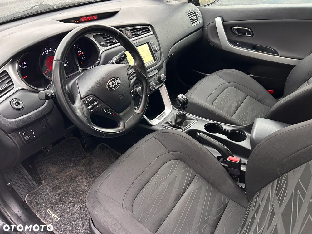 Kia Ceed 1.6 GDI Dream-Team Edition - 11