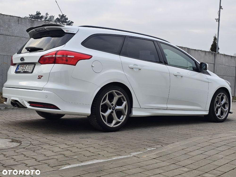 Ford Focus SW ST - 9