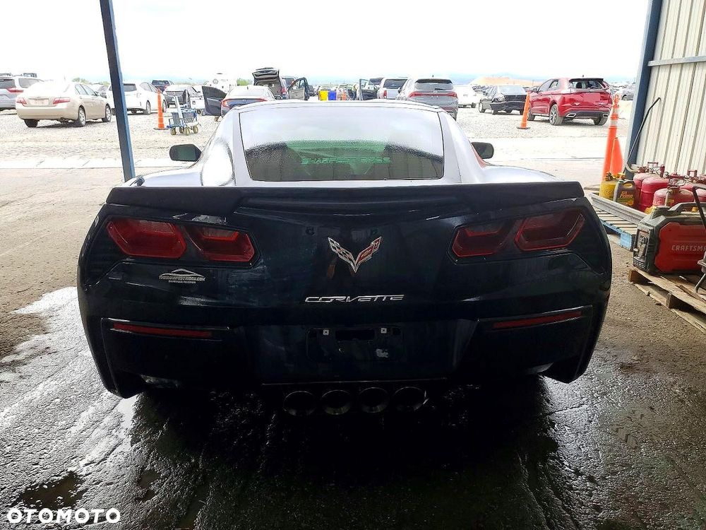 Chevrolet Corvette - 6