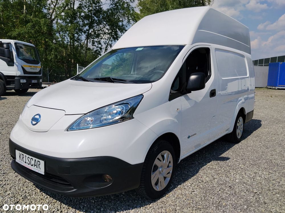 Nissan ENV 200 Maxi - 1
