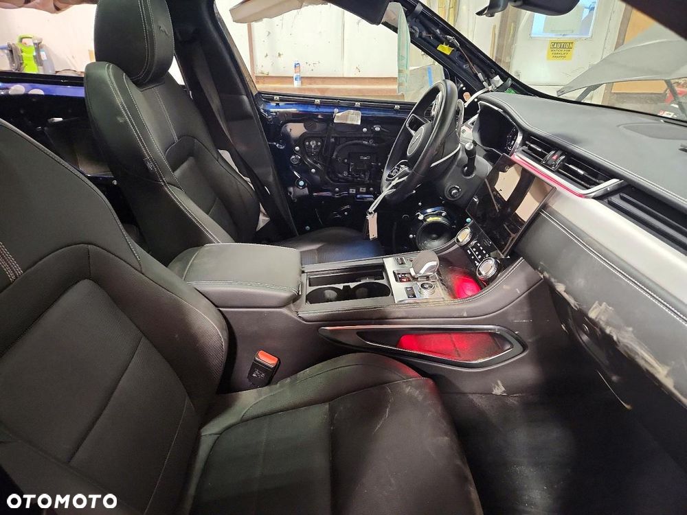 Jaguar F-Pace P250 AWD R-Dynamic S - 8