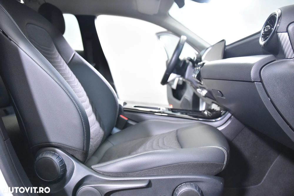 Mercedes-Benz A 250 e 8G-DCT - 12