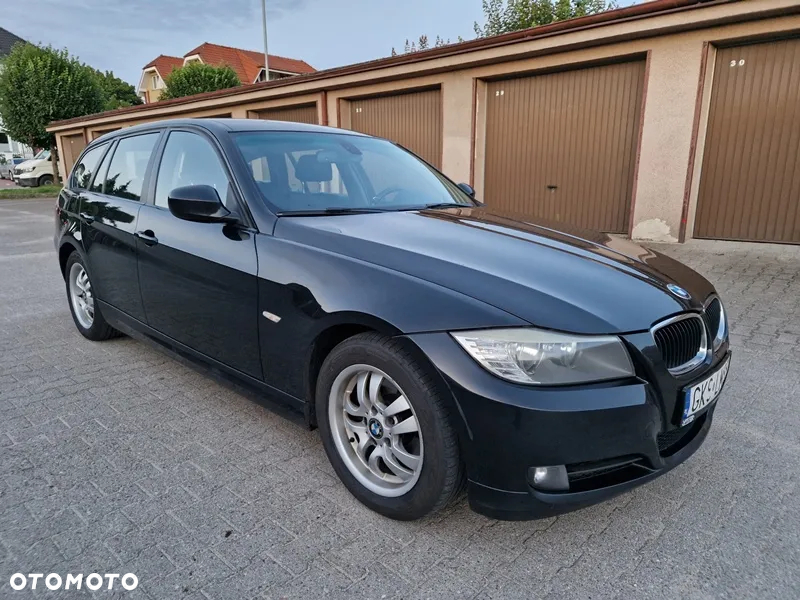 BMW Seria 3 318d DPF Touring - 5