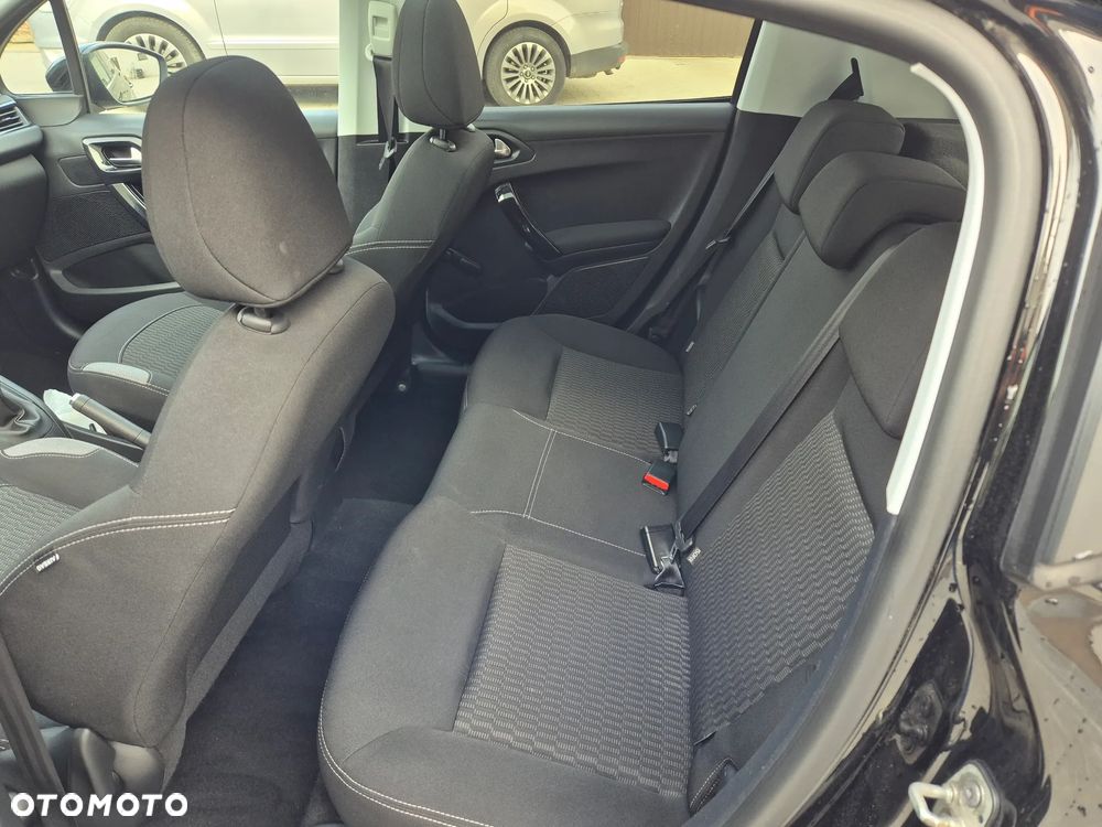 Peugeot 208 1.6 BlueHDi Active S&S - 11