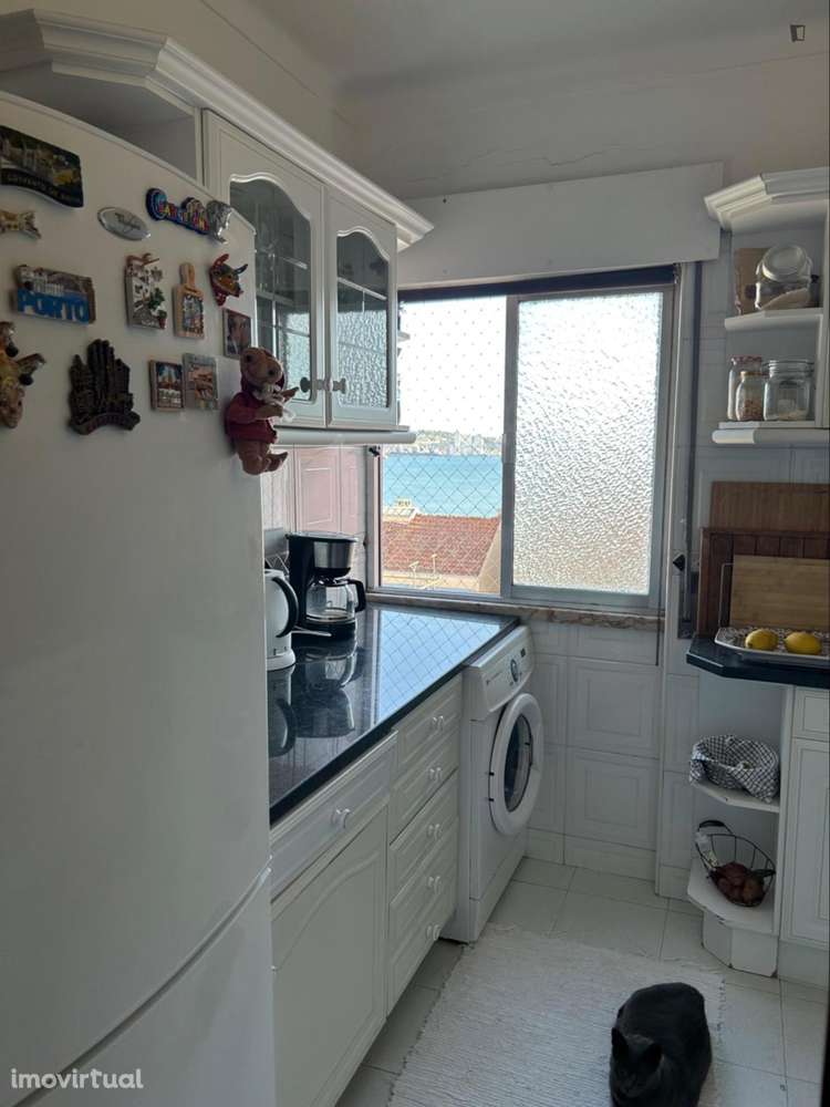 Quarto - localizado em Linda-a-Velha Lisbon - Grande imagem: 4/16