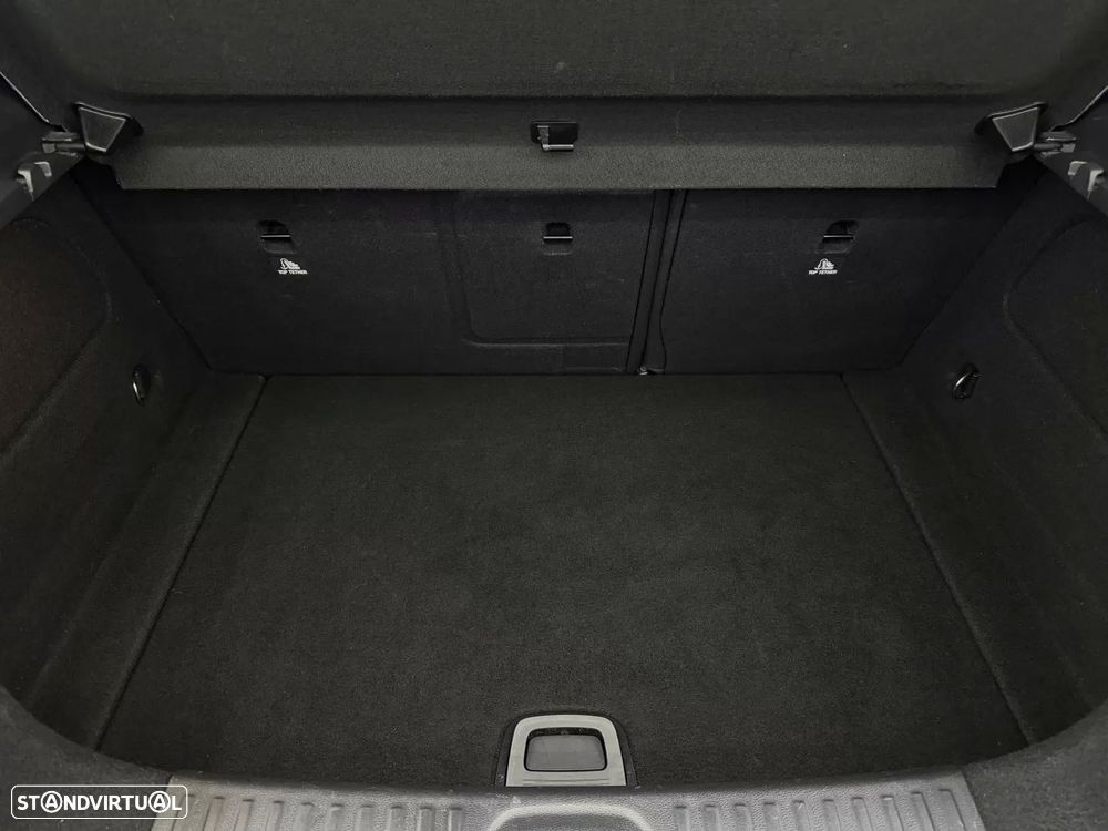 Mercedes-Benz A 180 d AMG Line Aut. — fotografia 16