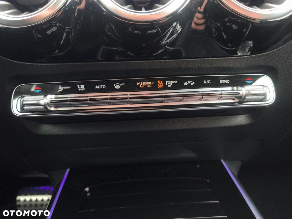 Mercedes-Benz GLA - 19