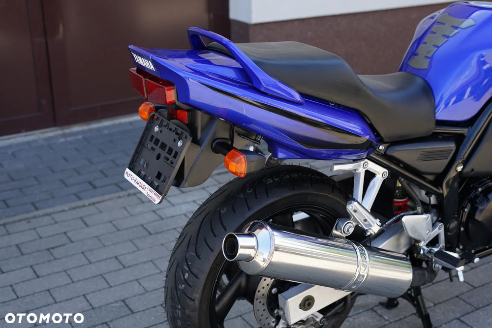Yamaha FZS - 6