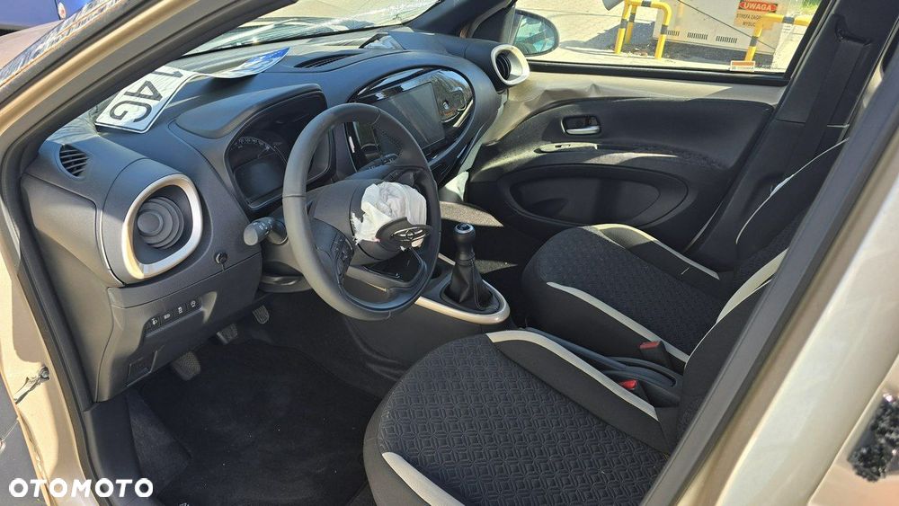 Toyota Aygo X - 10