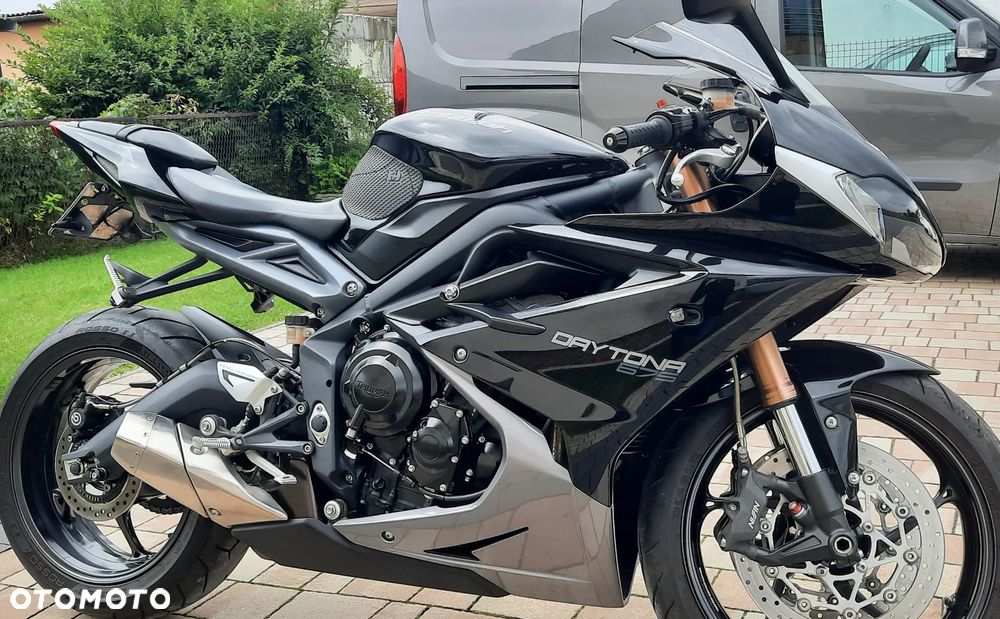 Triumph Daytona - 5
