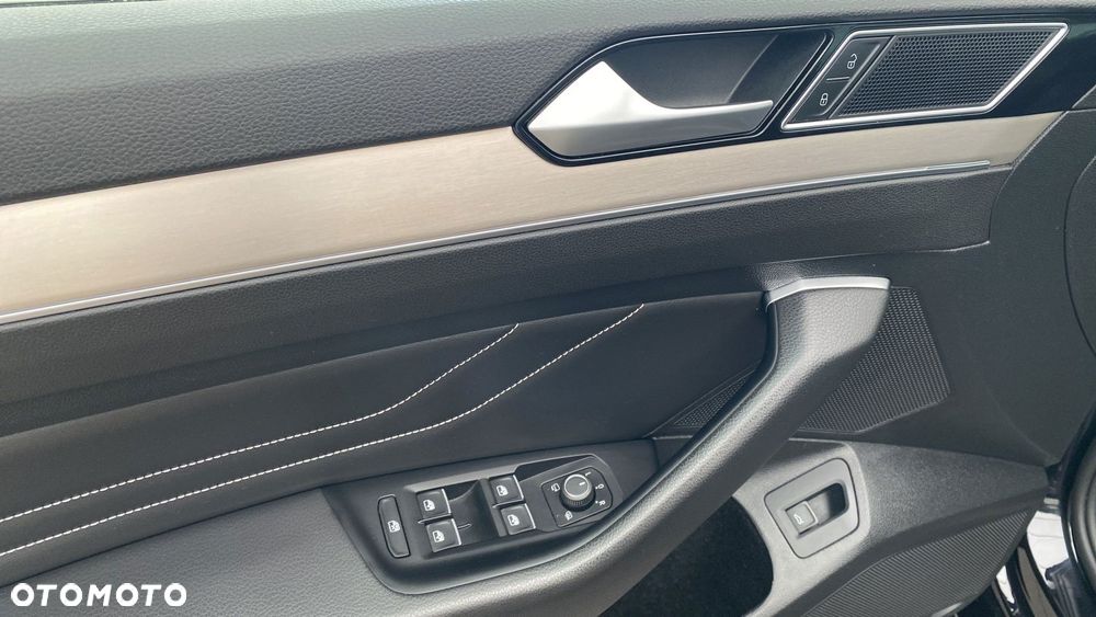 Volkswagen Passat - 16