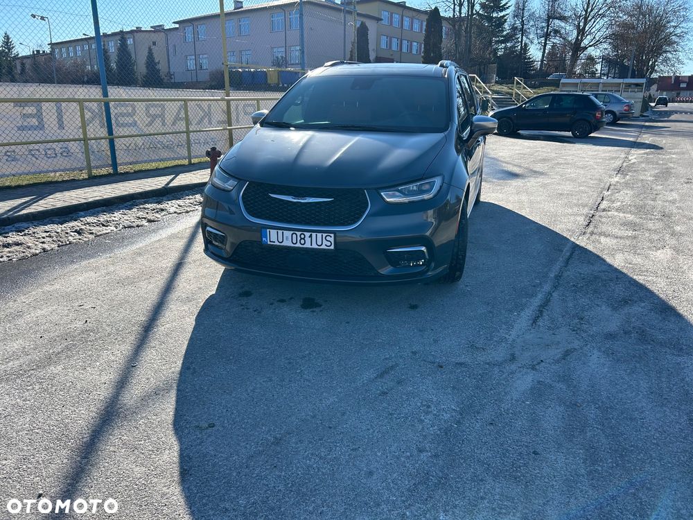 Chrysler Pacifica - 24