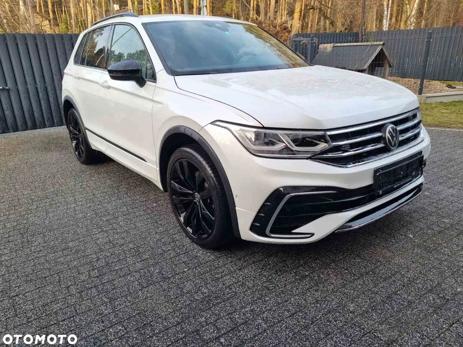 Volkswagen Tiguan - 1