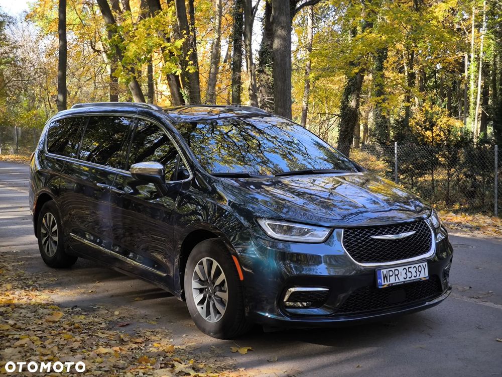 Chrysler Pacifica - 2