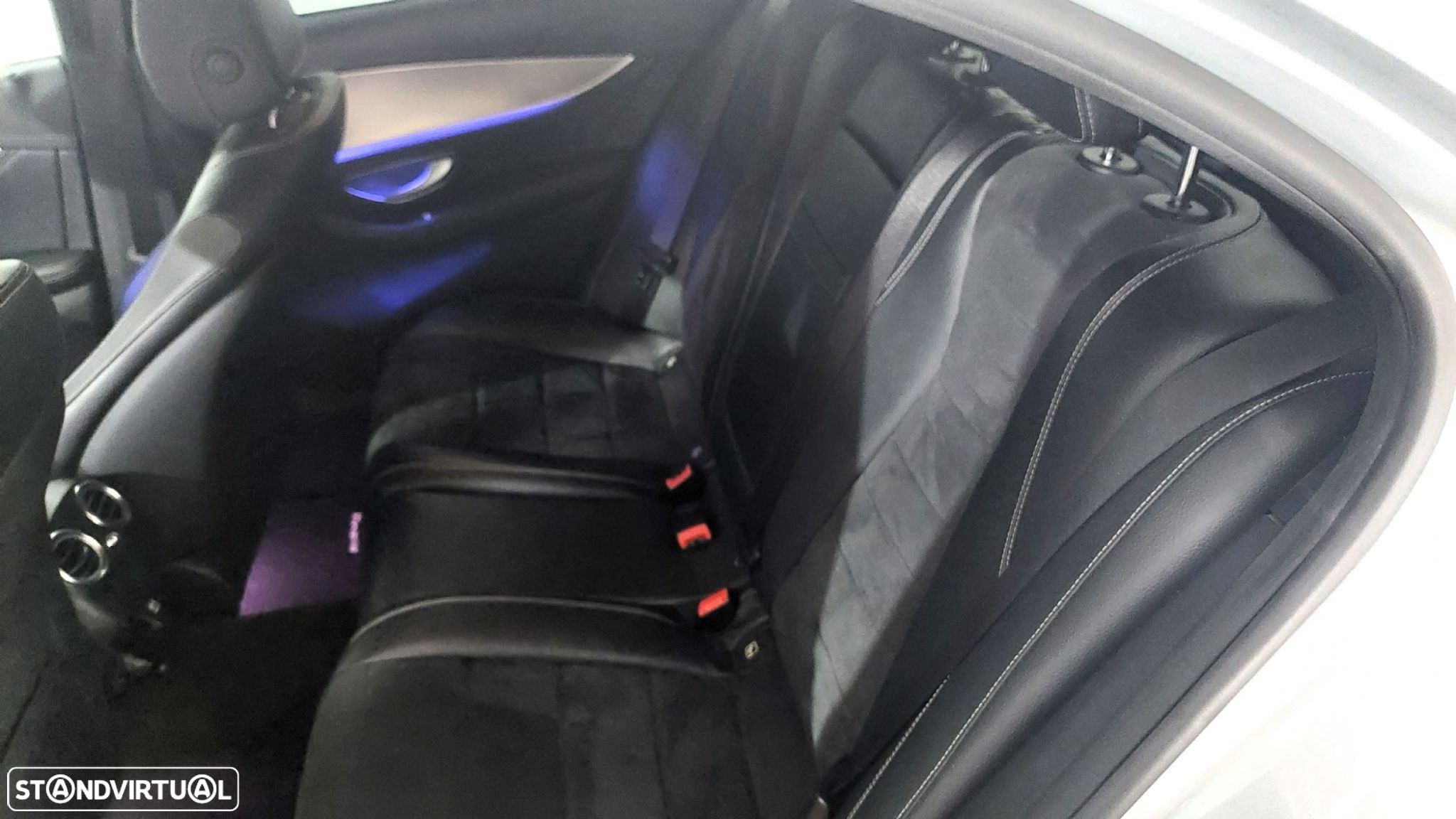 Mercedes-Benz E 220 d AMG Line - 32