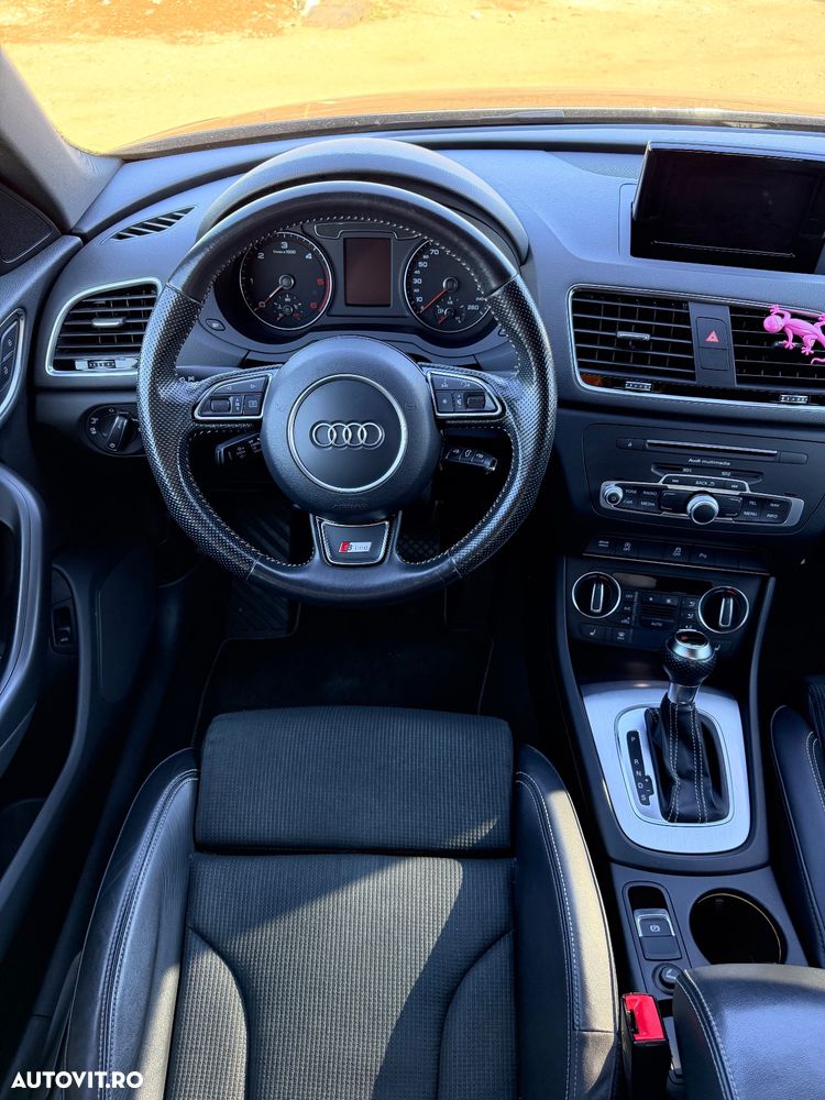 Audi Q3 2.0 TDI Quattro Stronic Design - 4