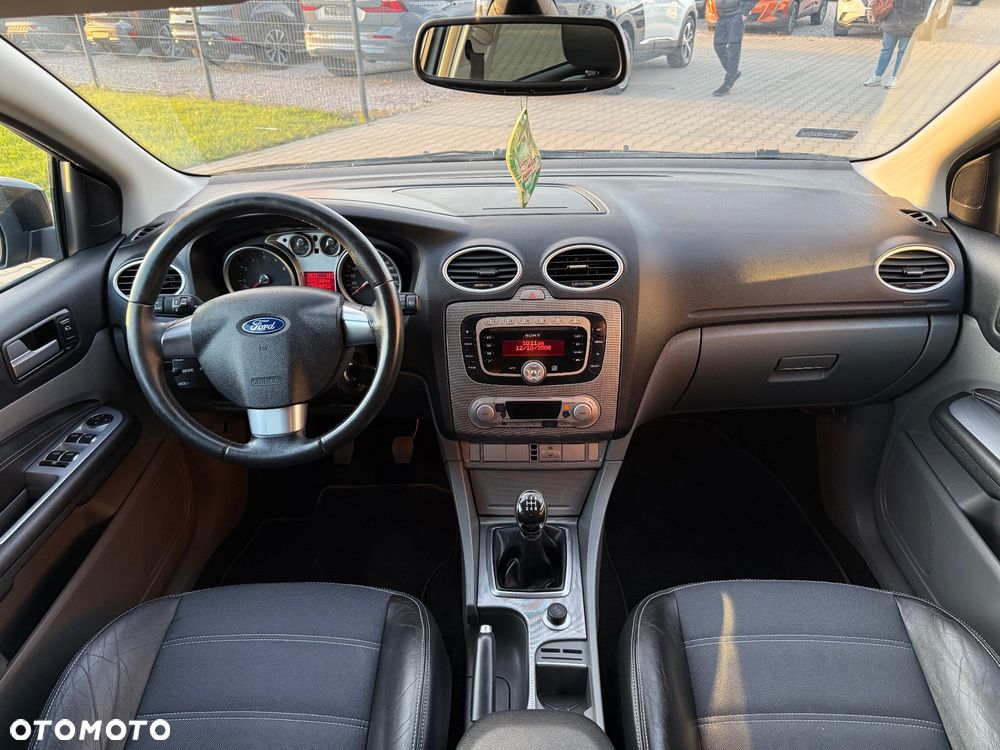 Ford Focus 1.8 Sport - 18