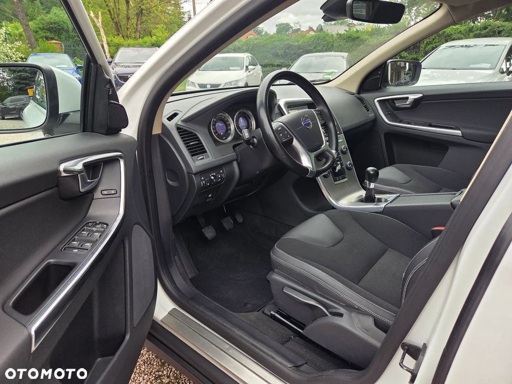 Volvo XC 60 D3 Momentum - 9