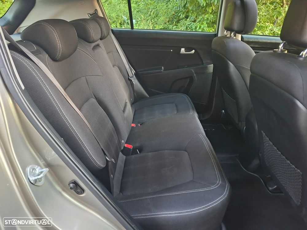 Kia Sportage 1.7 CRDI ISG TX Navi - 9