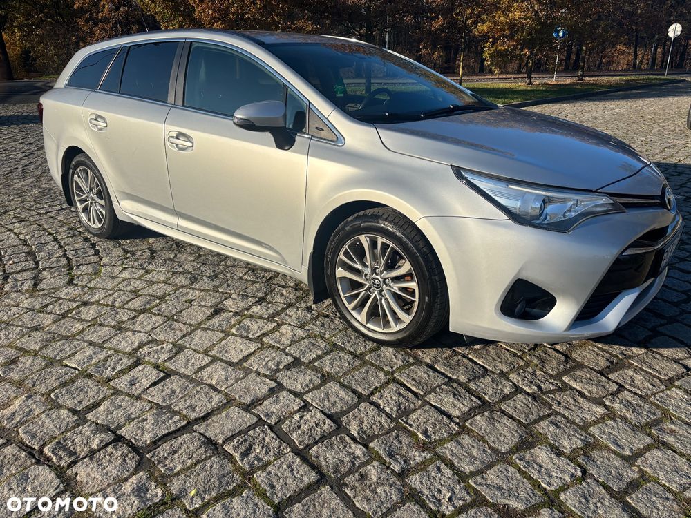 Toyota Avensis 1.8 Active MS - 1