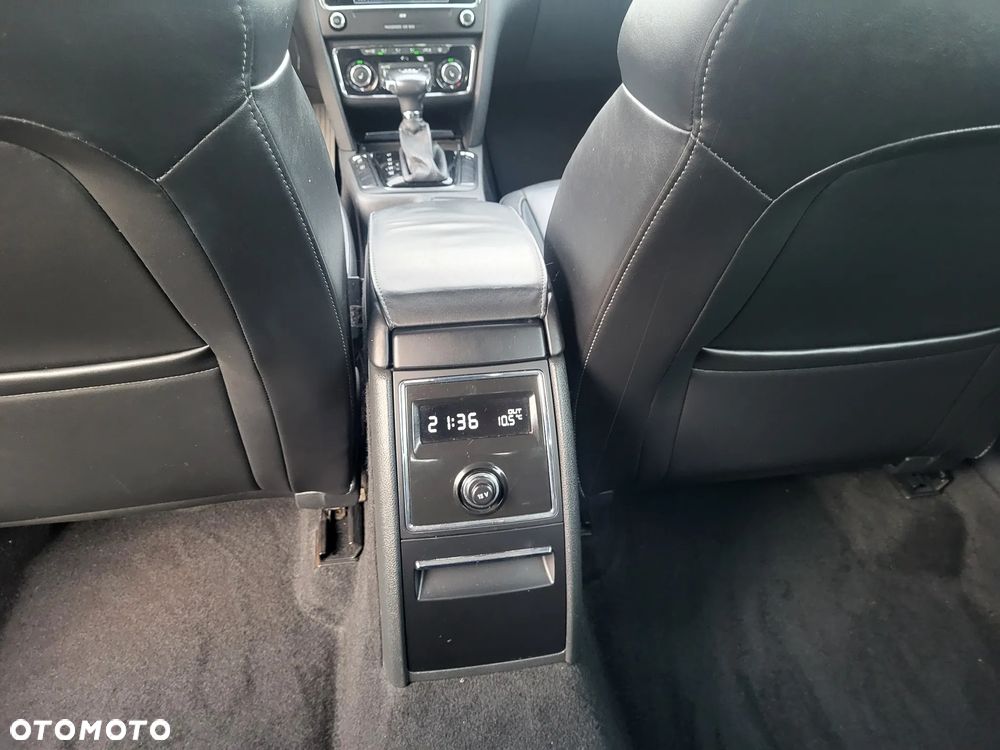 Skoda Superb 2.0 TDI Comfort DSG - 15