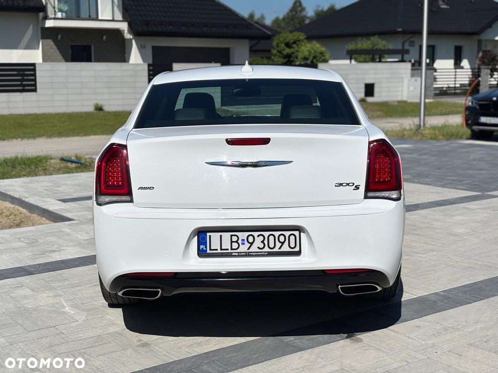 Chrysler 300s - 10