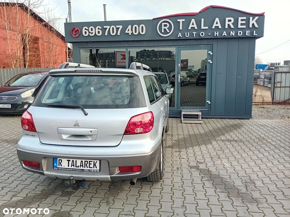 Mitsubishi Outlander - 12