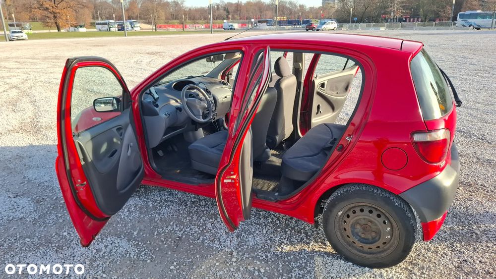 Toyota Yaris 1.0 Base - 2