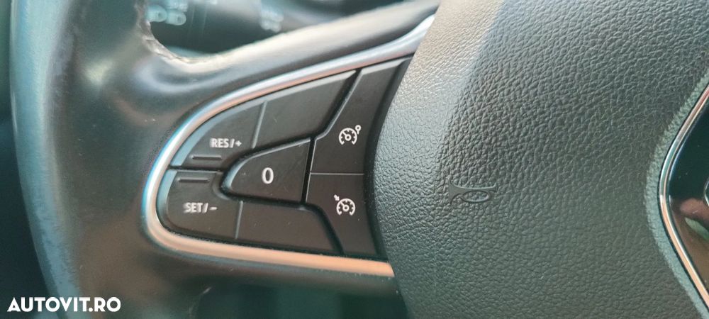 Renault Megane TCe 140 GPF Zen - 13