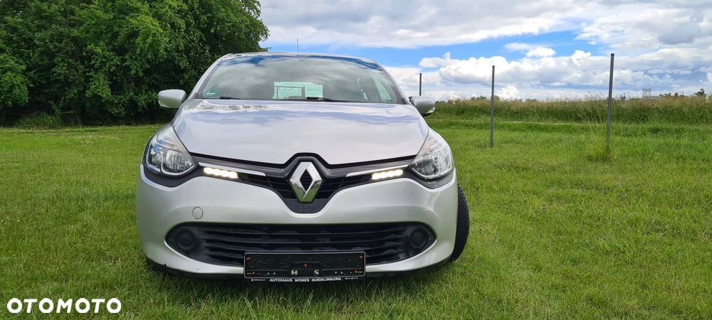 Renault Clio 1.2 16V 75 Life - 8