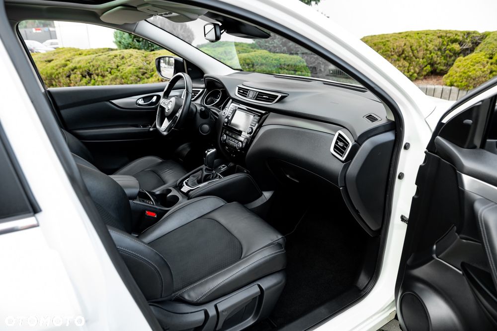 Nissan Qashqai 1.3 DIG-T DCT TEKNA - 24