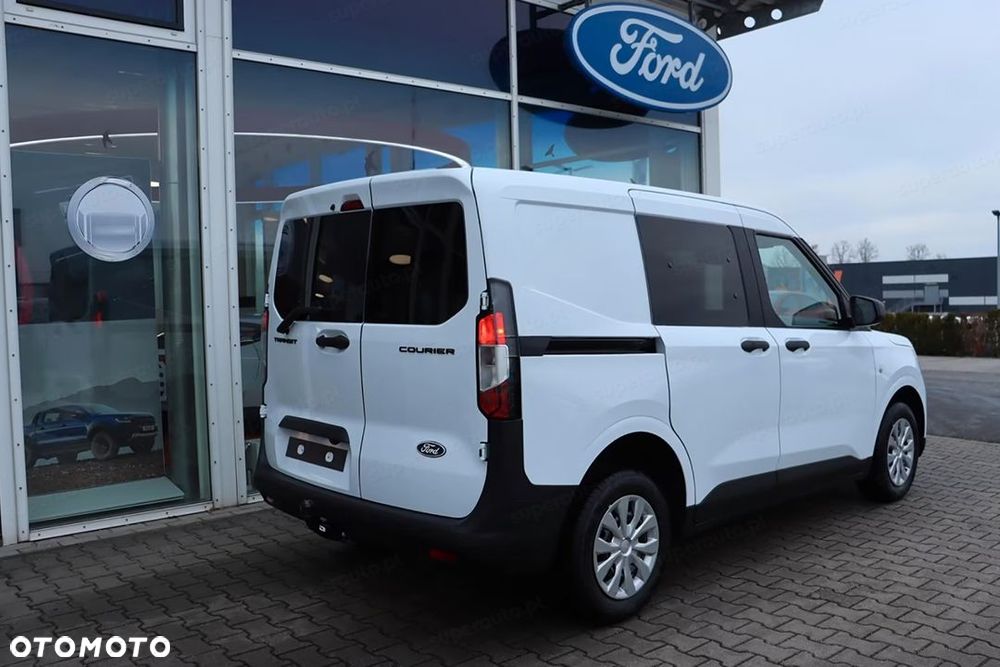 Ford Transit Courier - 8