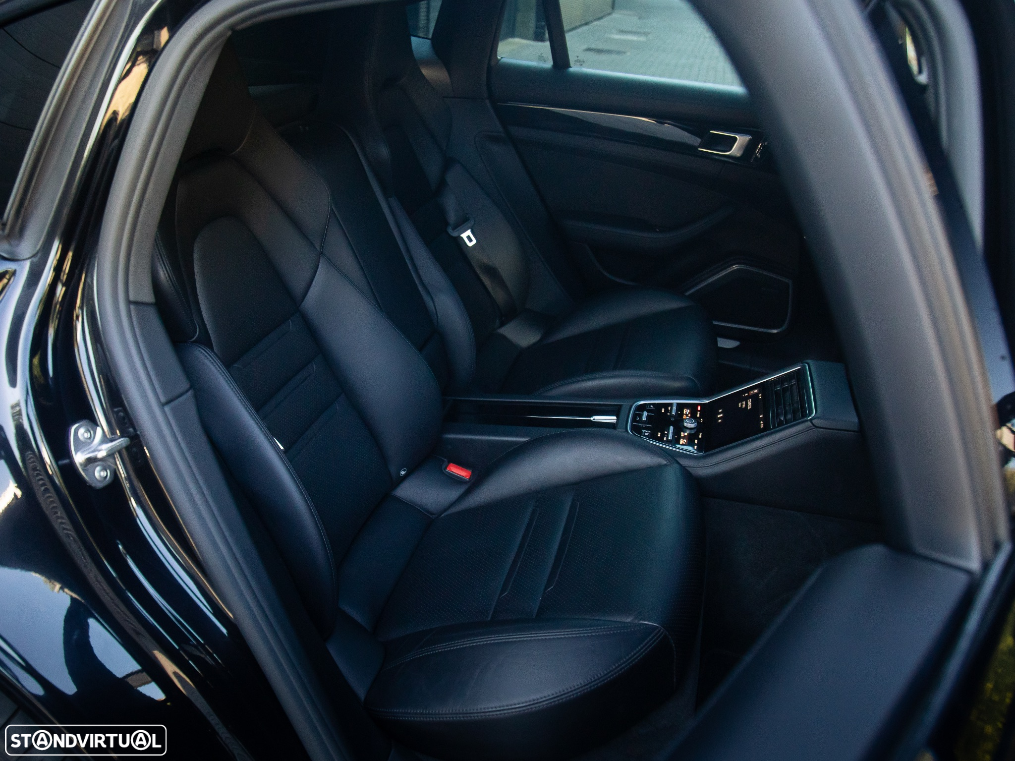Porsche Panamera 4 E-Hybrid - 23