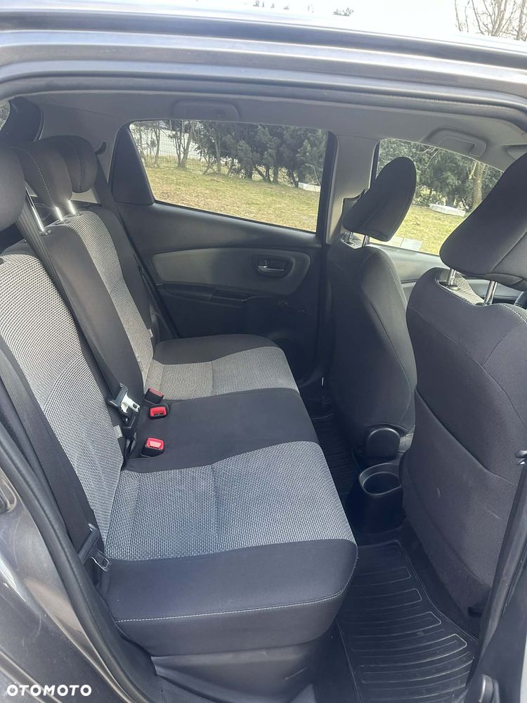 Toyota Yaris - 15