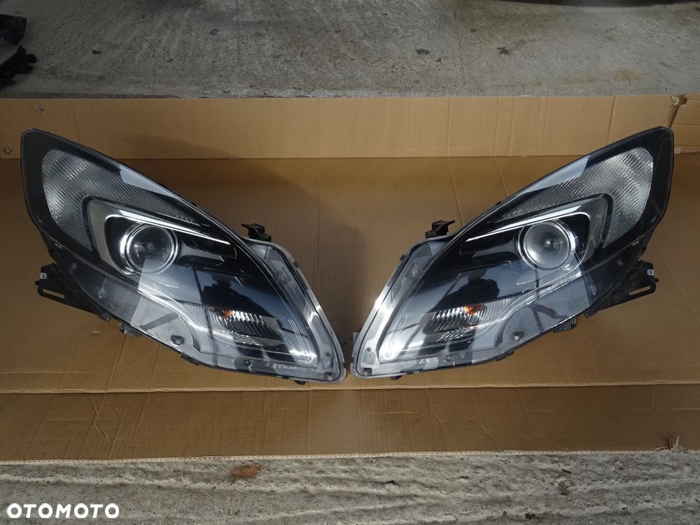 LAMPY REFLEKTORY PRZEDNIE PRAWY PRZÓD OPEL ZAFIRA C TOURER - 2
