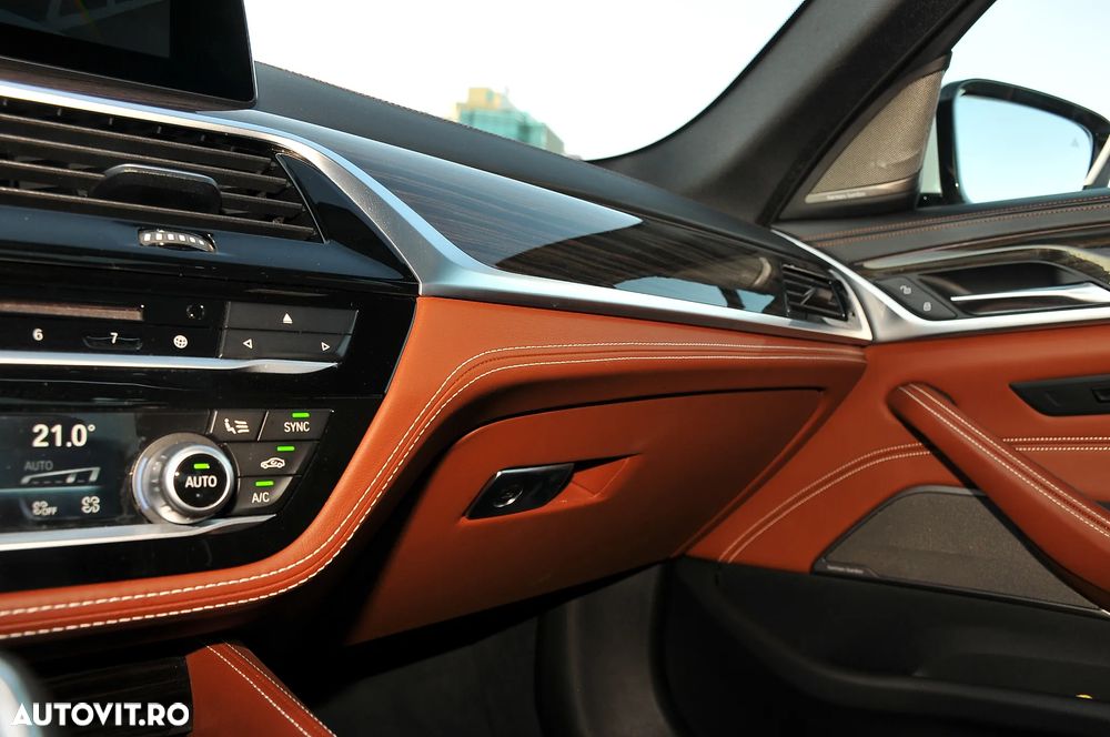 BMW Seria 5 520d AT - 33