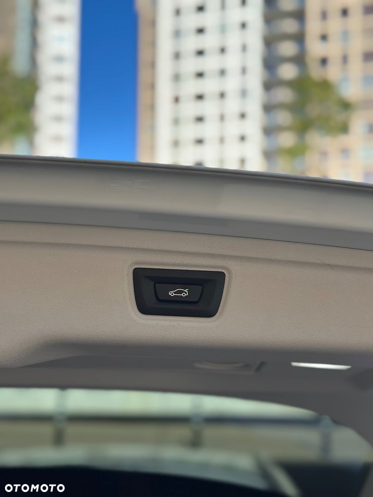 BMW Seria 3 318d Touring Advantage - 24