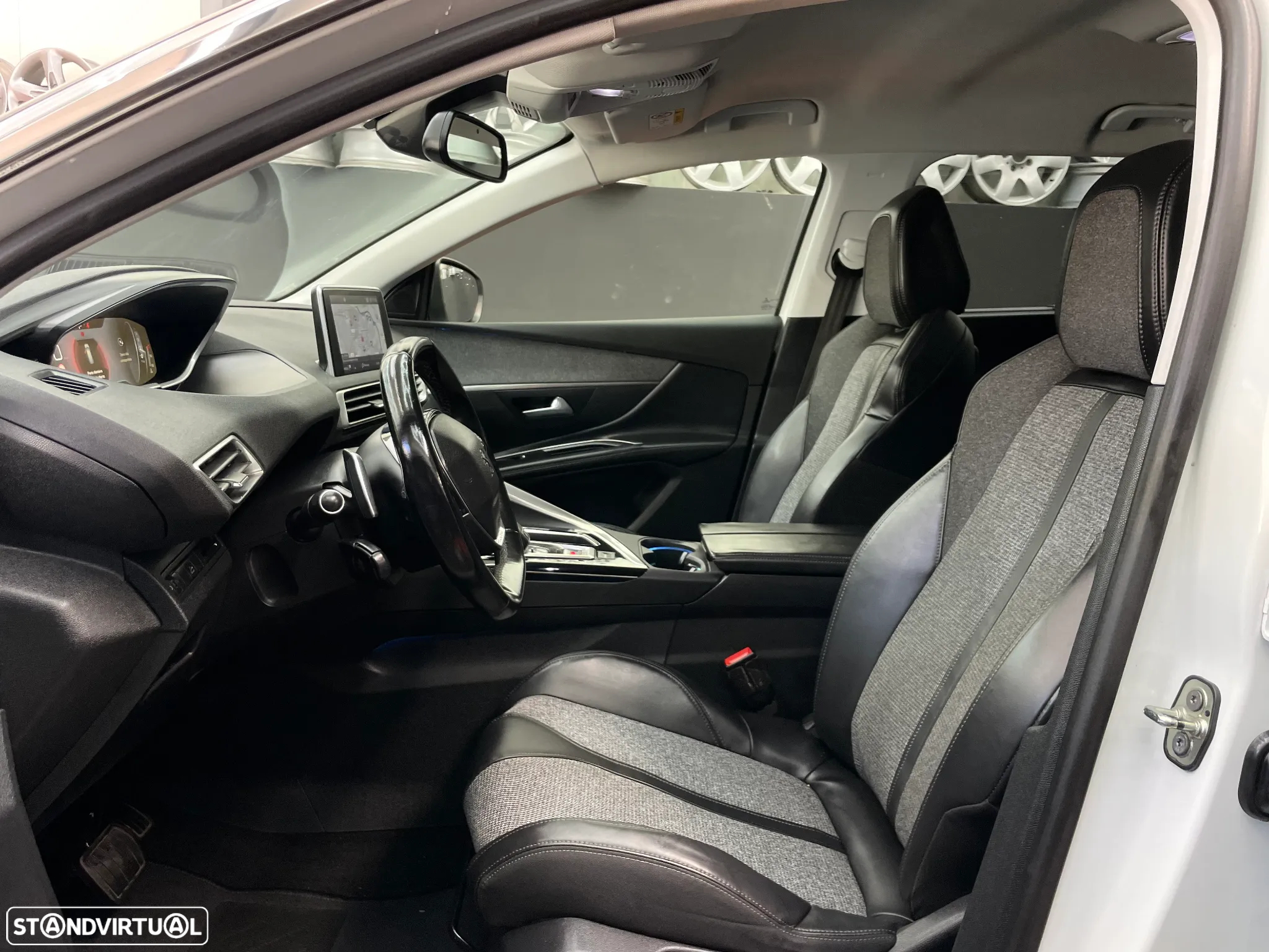 Peugeot 5008 1.6 BlueHDi Allure EAT6 J18 - 5