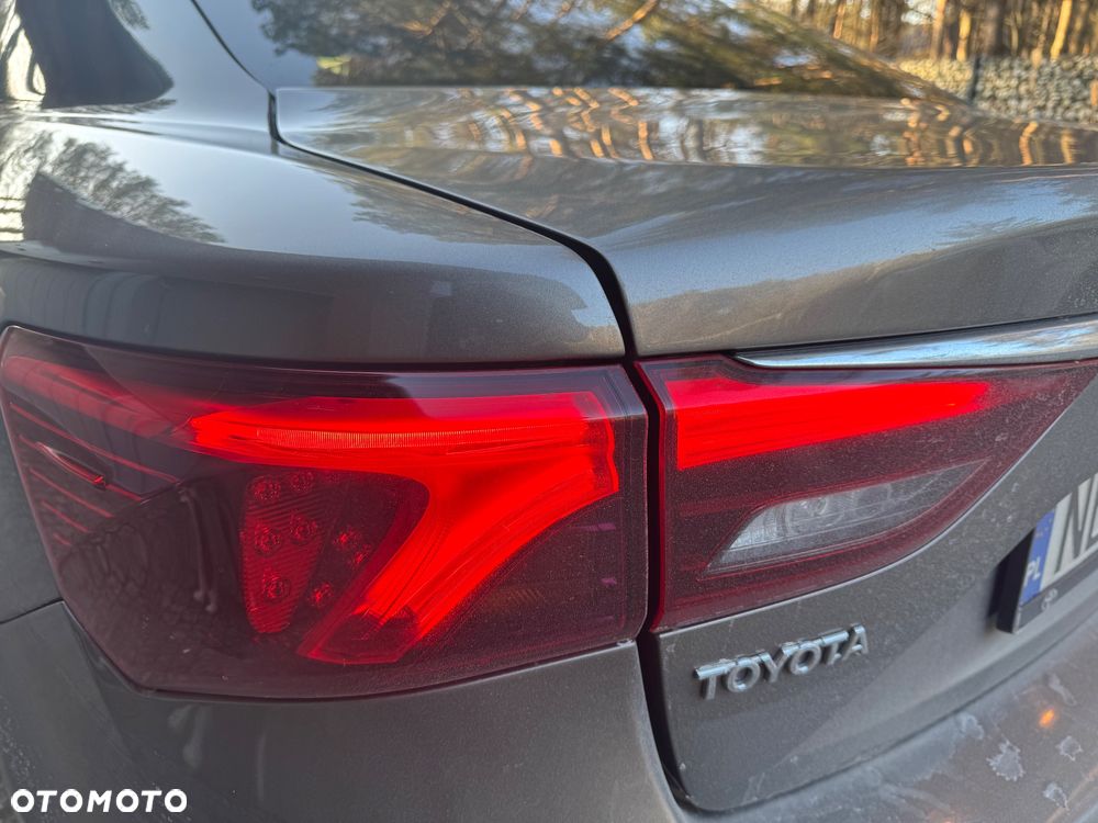 Toyota Avensis 2.0 D-4D Prestige - 9