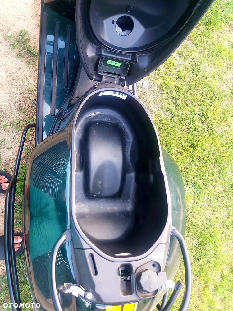 Piaggio Vespa - 25