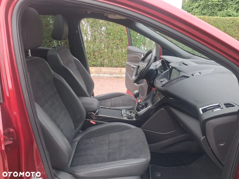 Ford Kuga 1.5 TDCi 2x4 ST-Line - 17