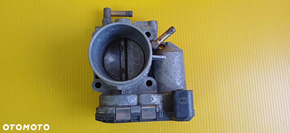 Przepustnica powietrza VW GOLF BORA 1.6 FSI 036133062D - 3