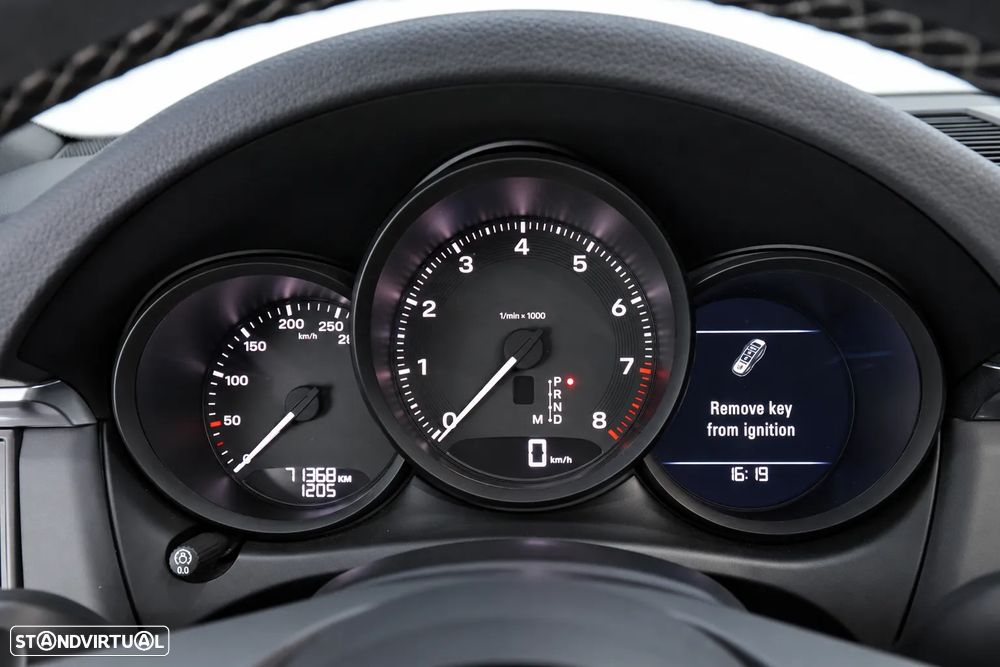 Porsche Macan 2.0T - 26
