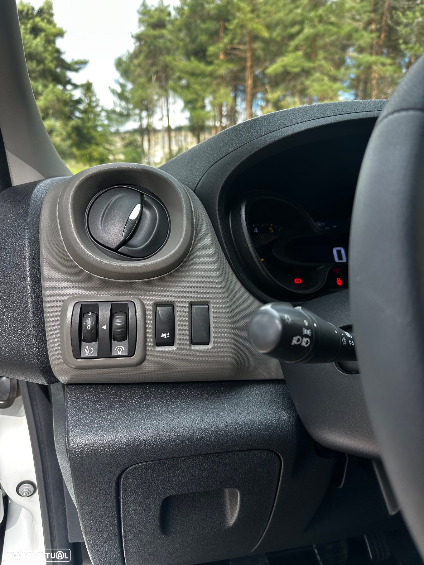 Nissan NV300 - 17