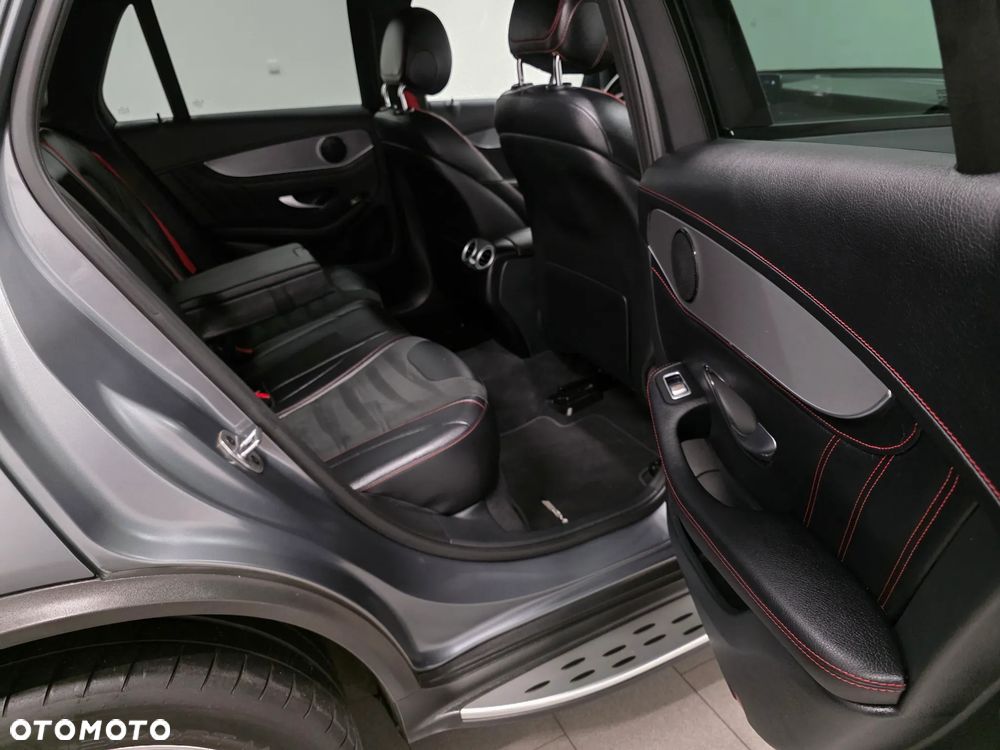 Mercedes-Benz GLC 220 d 4Matic 9G-TRONIC AMG Line Plus - 32