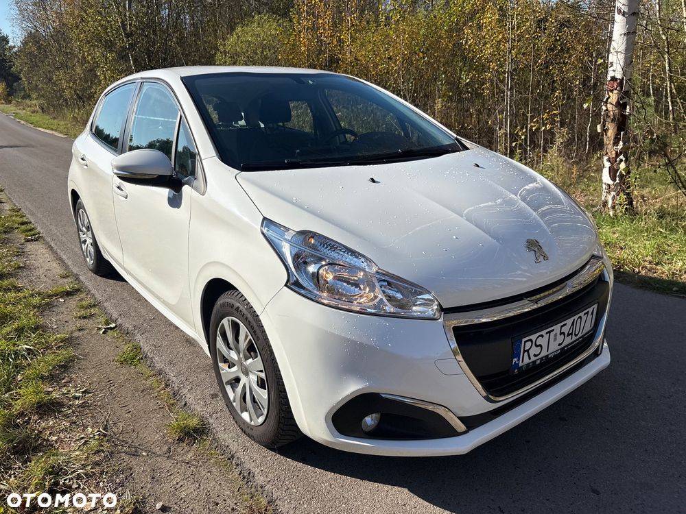 Peugeot 208 - 5