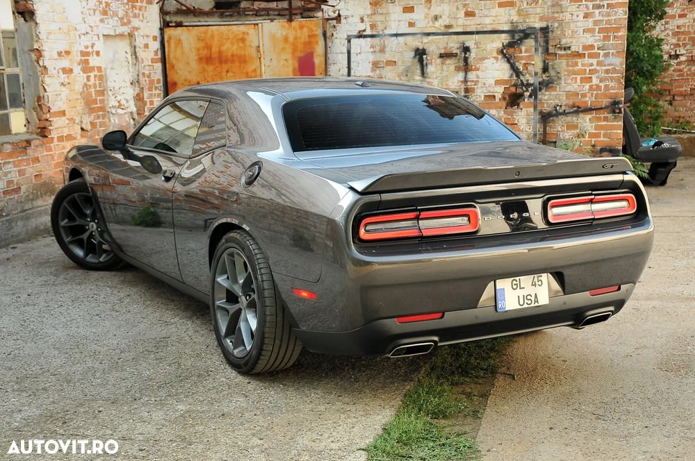 Dodge Challenger - 6